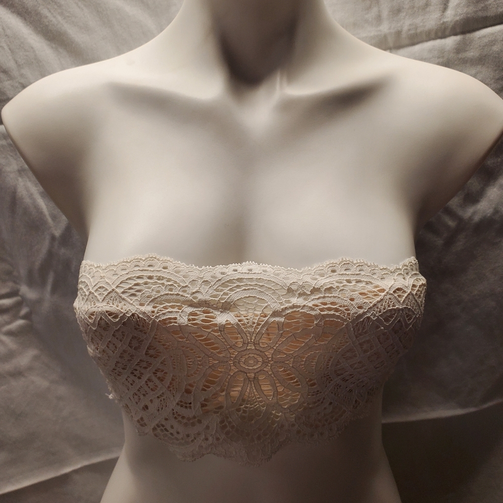 Victoria's Secret Strapless White Cupped Bra 32C